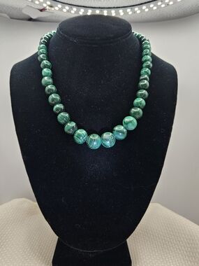 Elegant Large Malachite Green Banded Graduated 18" long Necklace, Vintage